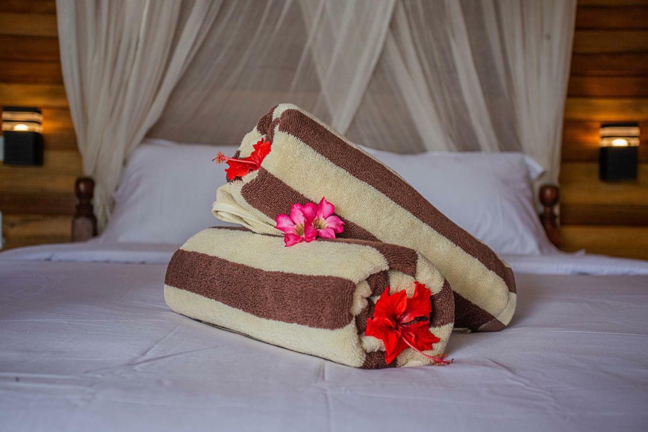 Wooden Beach Sunset Cottages Nusa Lembongan Exterior foto