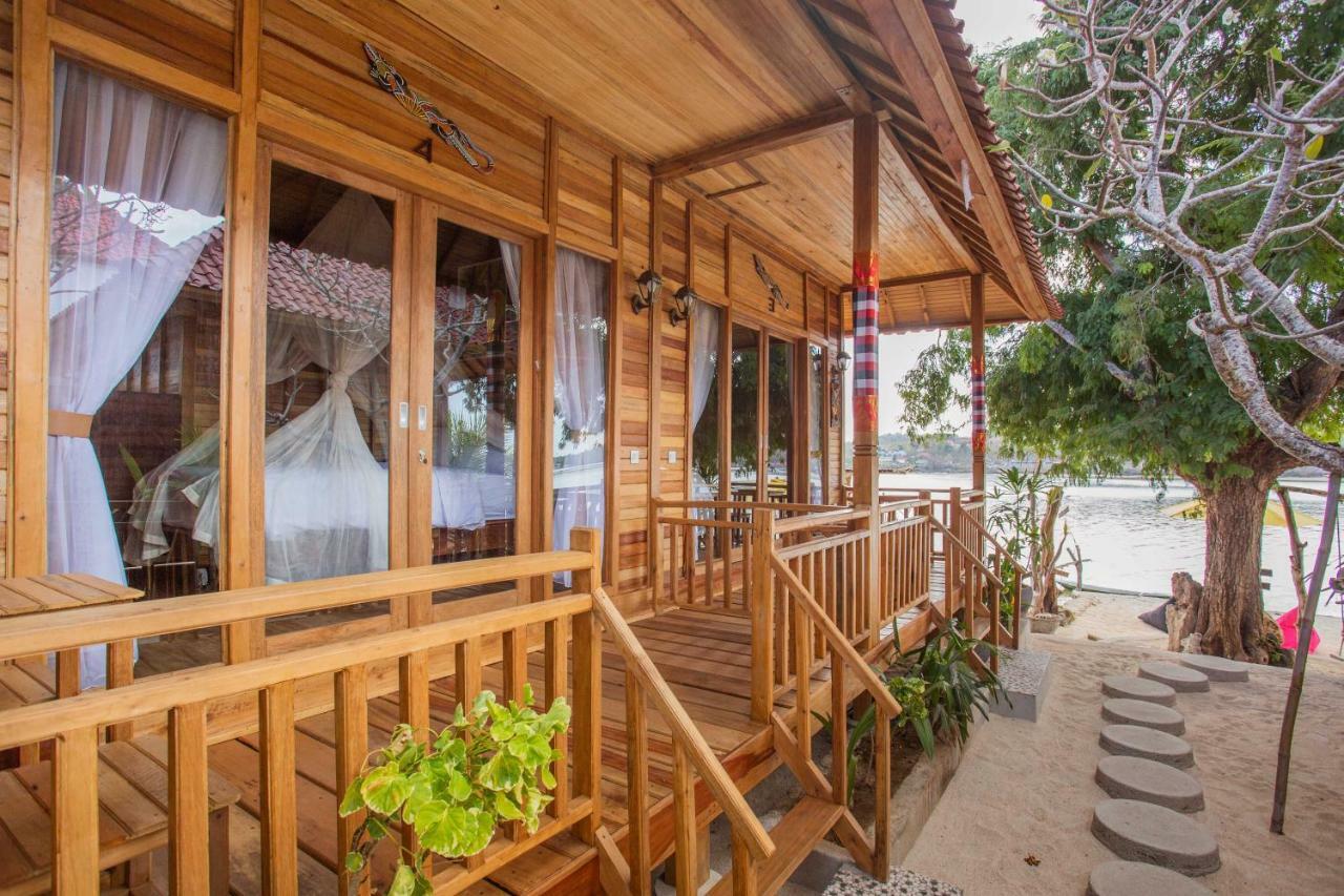 Wooden Beach Sunset Cottages Nusa Lembongan Exterior foto